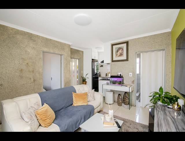 2 BEDROOM APARTMENT FOR SALE IN FLEURHOF